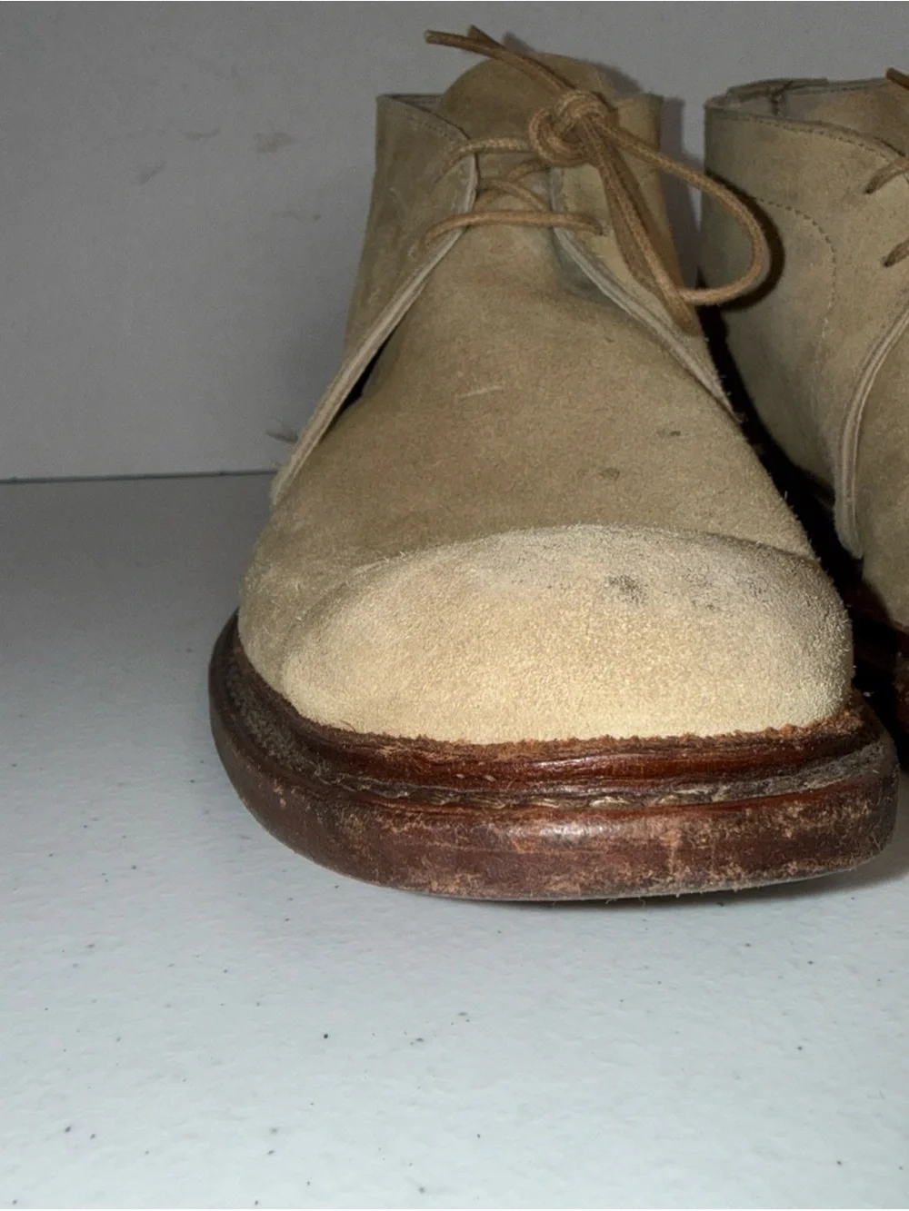 Allen Edmonds Men's 7M Suede Chukka Boots in Beige
